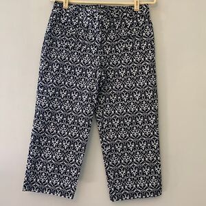 Ann Taylor black and white print cropped pants Margo fit Size 4 Inseam 20”